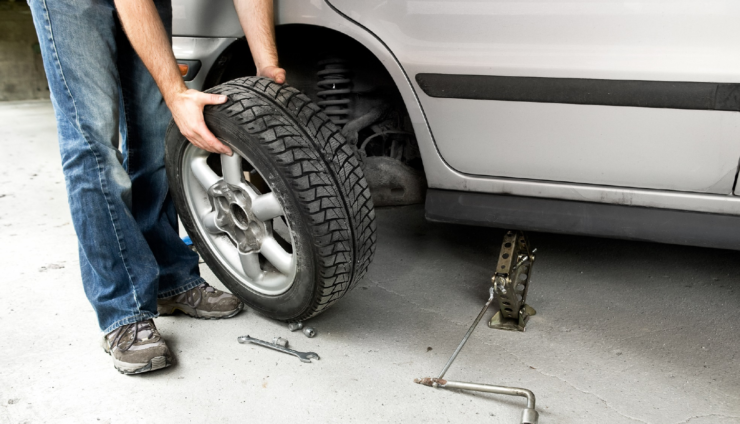 When Do You Need New Tyres in a Car?