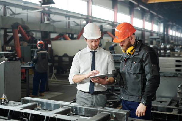 What does a manufacturing engineer do